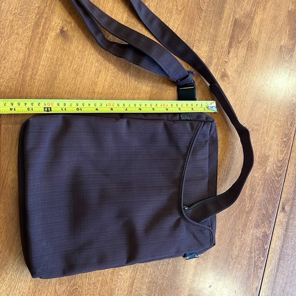 Brown Godiva chocolatier messenger bag - Picture 2 of 3